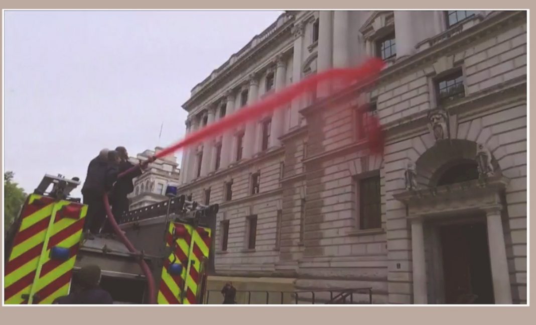 More Hypocrisy: Climate extremists FAIL in fake blood protest (using DIESEL machinery, duh) More Hypocrisy: Climate extremists FAIL in fake blood protest (using DIESEL machinery, duh)